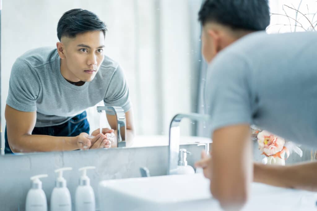 男性洗臉清潔：因為皮脂分泌旺盛，要比女性更注意！