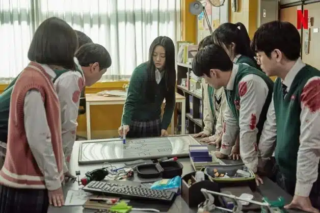 Netflix爆紅韓劇《殭屍校園》:在絕望中揭露人性光明與黑暗面 5 殭屍校園引人省思五大橋段