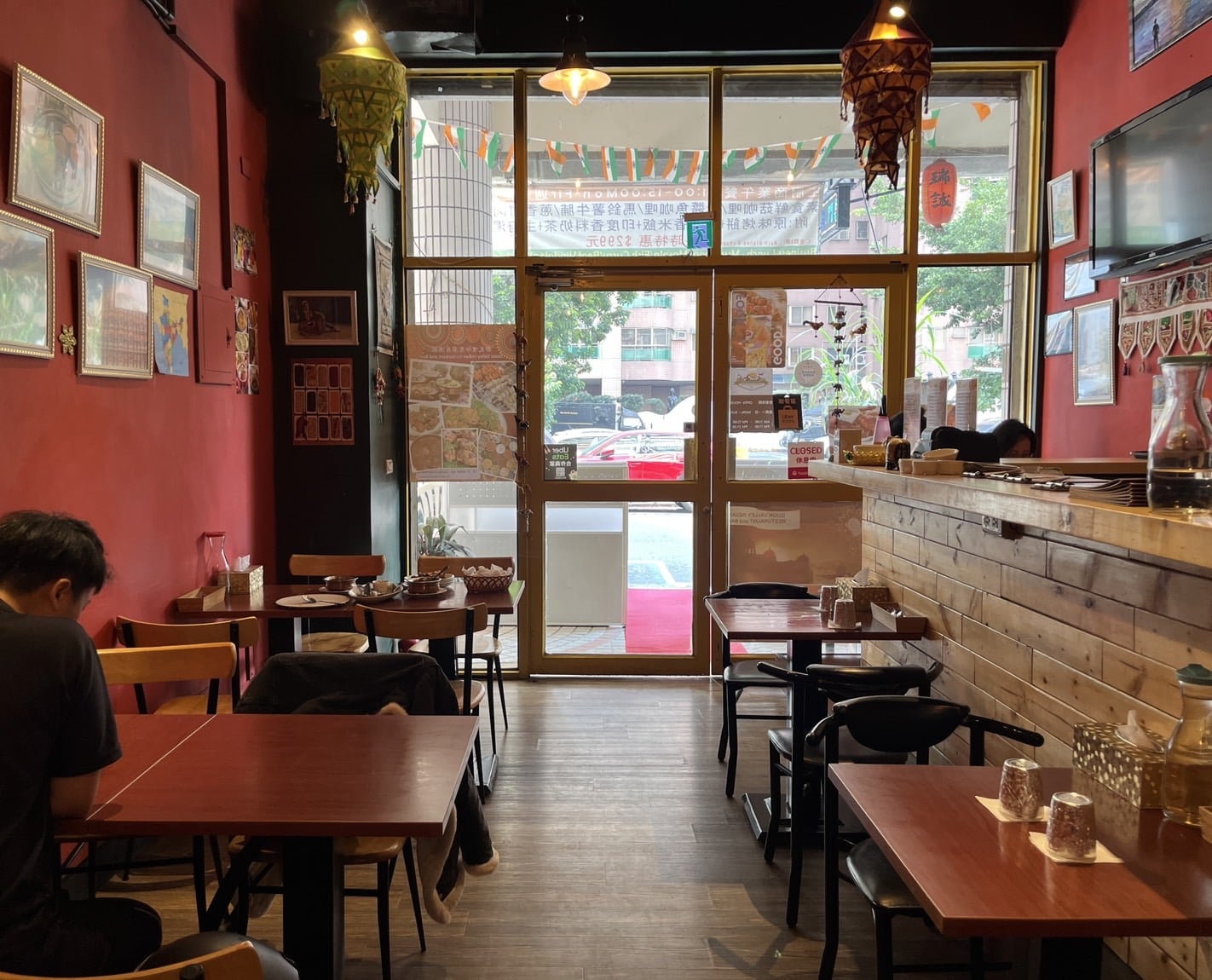 高雄印度咖哩推薦|都瓦里印度廚房酒館,最道地北印口味,烤餅搭咖哩,好不停歇 叮咚News|分享新奇與樂趣