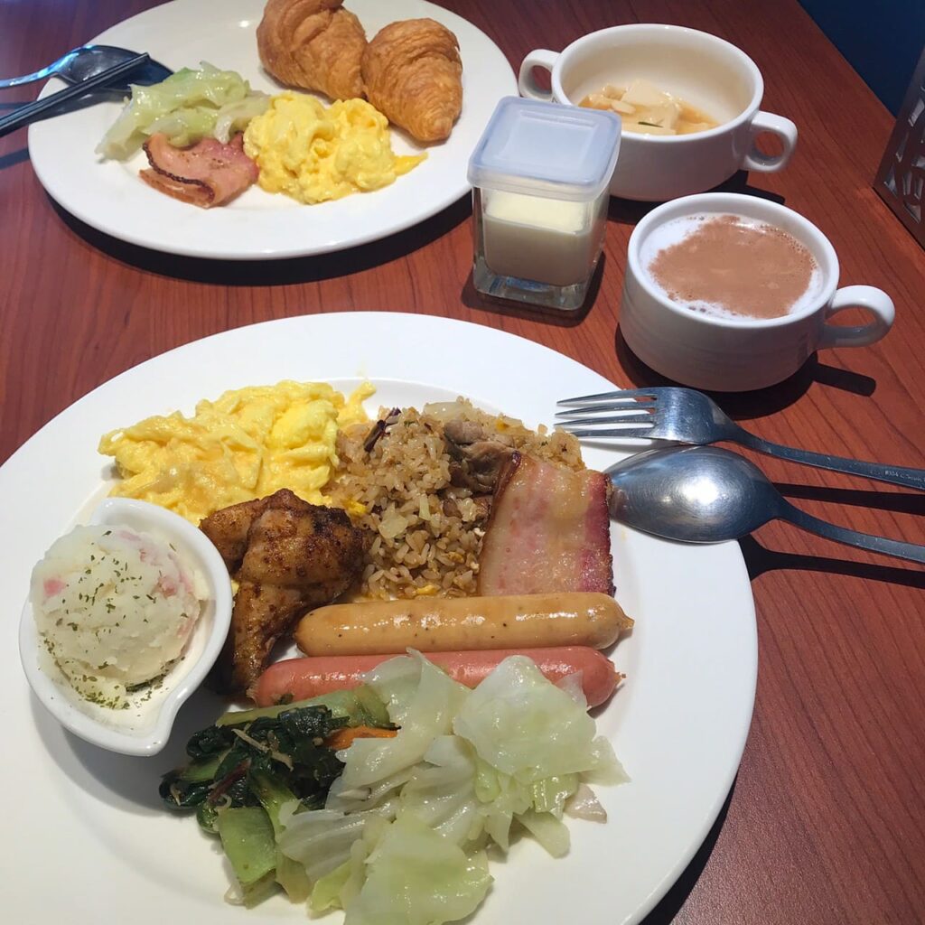 桃園一日遊|中壢市區親子古蹟景點/草泥馬、梅花鹿、水豚君一次擁有/巷弄內超人氣海鮮丼! 沐楓商旅-buffet