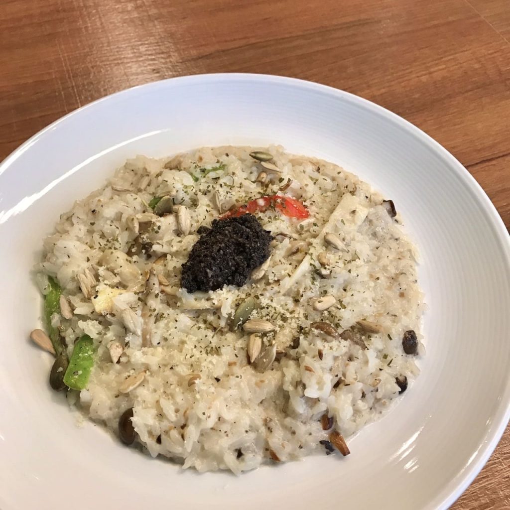 盧仕咖啡|素食者天堂!蔬食義大利麵、燉飯、披薩好吃到葷食者都想天天來報到~ 盧仕咖啡|素食者天堂