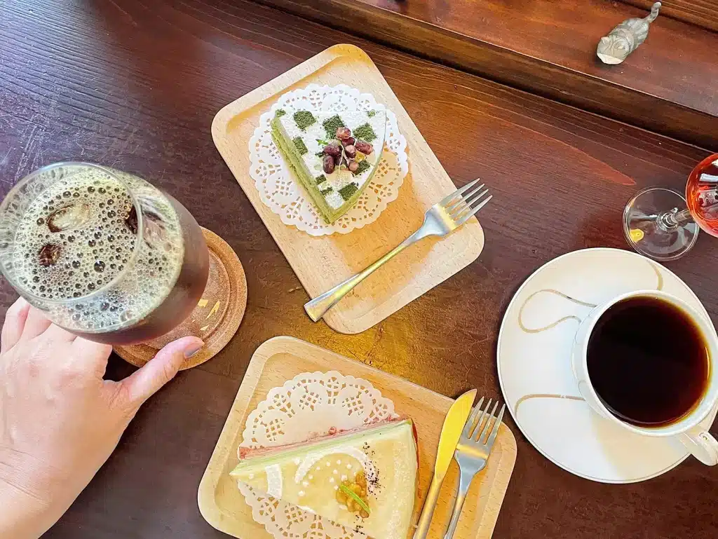 奧爾司咖啡 Ours Cafe|隱身都市的歐風木屋,恬靜溫馨,沈浸手工蛋糕的美好~ 餐點