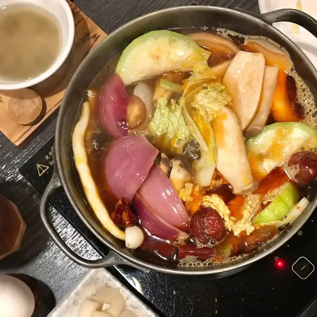 不時不食清鍋物|25種蔬菜、野菇炊飯、烏龍冷麵吃到飽,每口都是安心的原型食物!彰化火鍋 叮咚News|分享新奇與樂趣