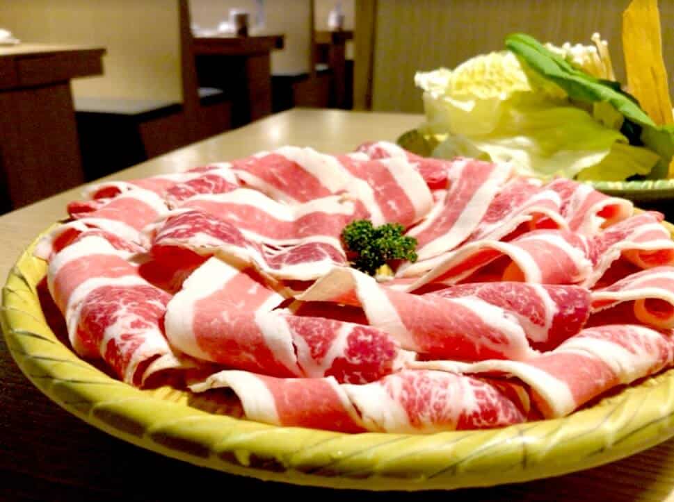 台中火鍋|鍋泰山,泰式風味鴛鴦鍋,肉量超足、香氣濃厚,兩種口味一次滿足 12 叮咚News|分享新奇與樂趣 - 圖12 鮮甜小肥牛10oz