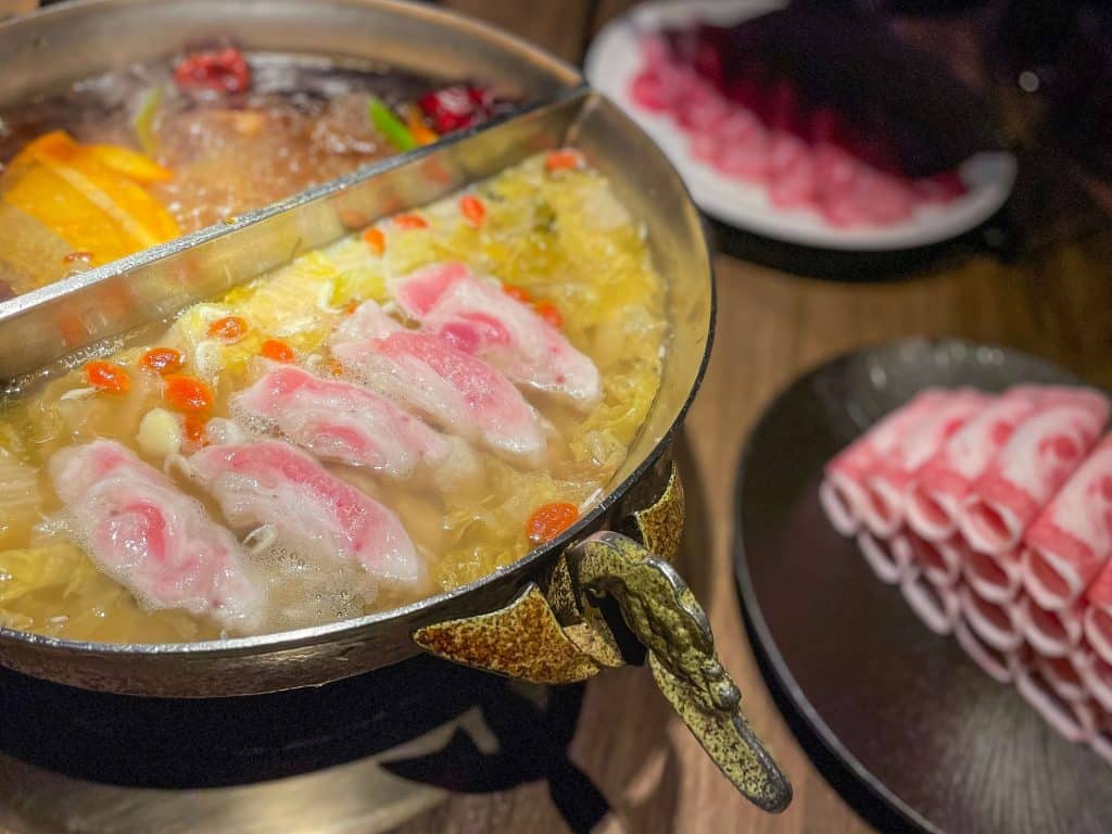 老常在麻辣火鍋|嫩鴨血鍋底吃到飽,輕井澤集團旗下台中火鍋新選擇! 13 叮咚News|分享新奇與樂趣 - 老常在麻辣火鍋圖13