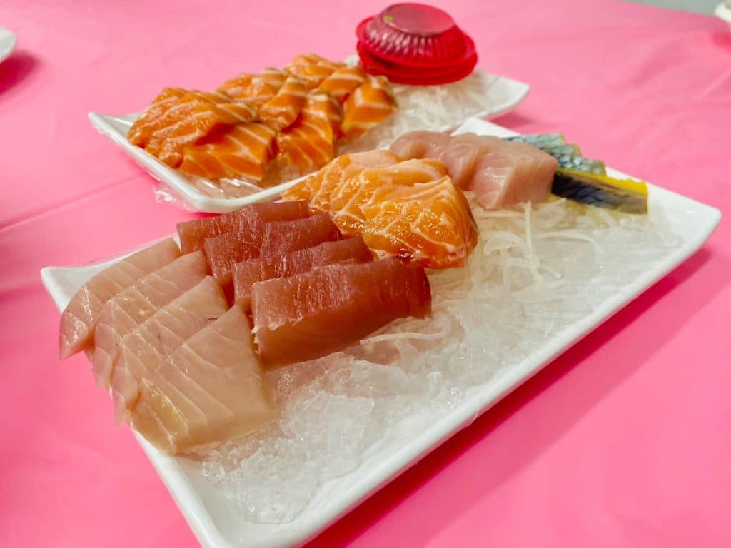 『阿興生魚片』後壁湖美食|百元綜合生魚片、必點奶油辣泡蝦,超豐富海鮮讓你飽到天靈蓋! 綜合生魚片