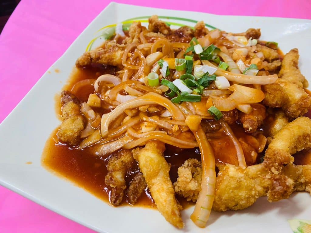 『阿興生魚片』後壁湖美食|百元綜合生魚片、必點奶油辣泡蝦,超豐富海鮮讓你飽到天靈蓋! 糖醋花枝膘