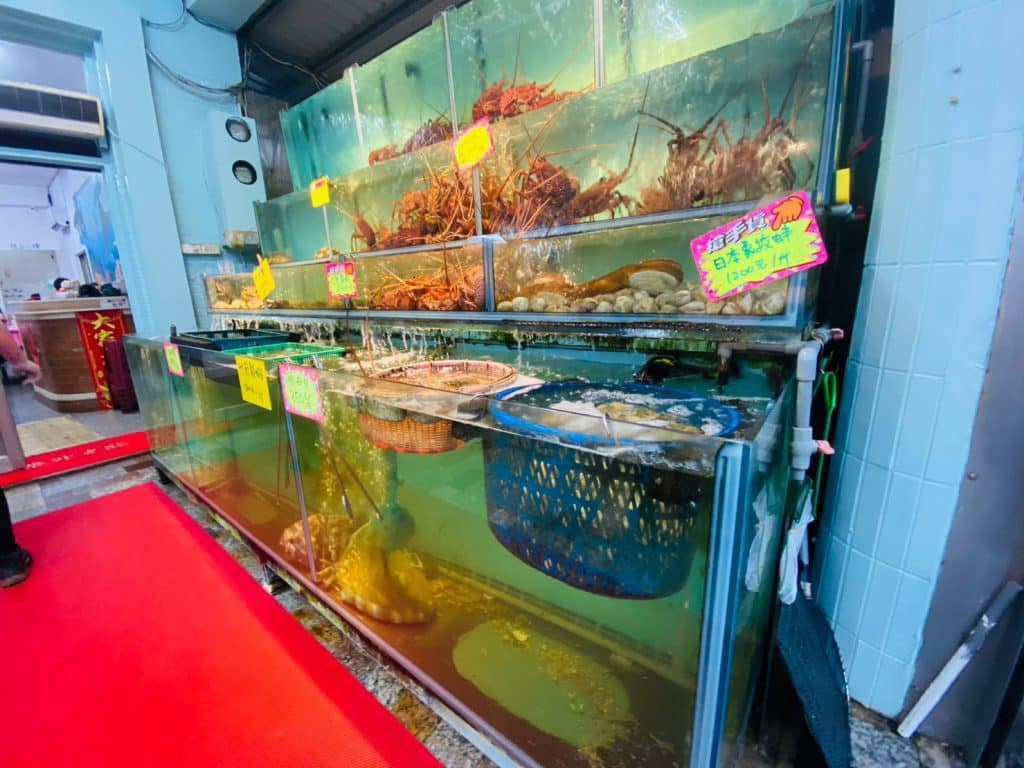 『阿興生魚片』後壁湖美食|百元綜合生魚片、必點奶油辣泡蝦,超豐富海鮮讓你飽到天靈蓋! 阿興生魚片