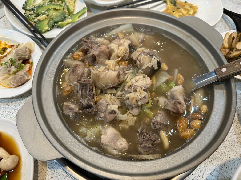 勳大牛肉爐|「台中牛肉爐推薦」環境乾淨!公司聚餐、朋友慶生就吃這家,熱炒火鍋店 17 叮咚News|分享新奇與樂趣 - LINE ALBUM 勳大牛肉爐 230429 13