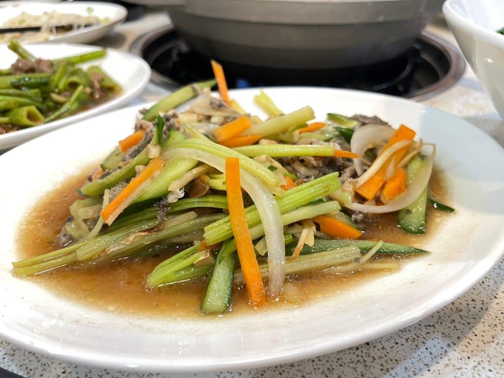勳大牛肉爐|「台中牛肉爐推薦」環境乾淨!公司聚餐、朋友慶生就吃這家,熱炒火鍋店 12 叮咚News|分享新奇與樂趣 - LINE ALBUM 勳大牛肉爐 230512 20