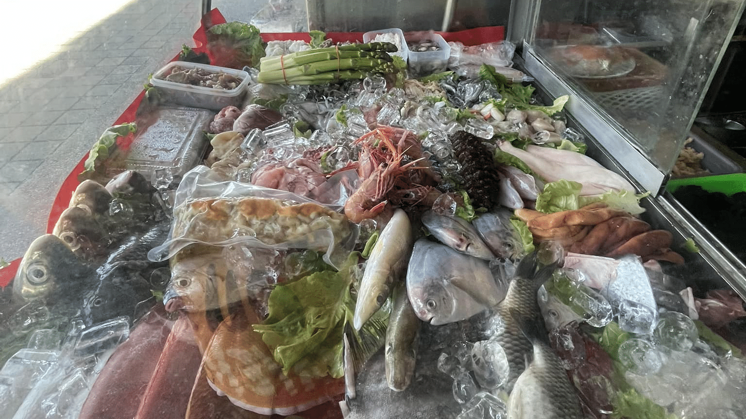 20間台中熱炒推薦|吃到飽、現撈海鮮、招牌螃蟹料理,台中內行人帶路!(2025更新版) 台中熱炒推薦-不倒翁海產店