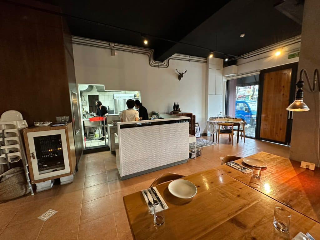 桃園龍潭餐廳|軟木塞義法小館|在龍潭享受義法料理,兼具美感與美味的餐酒館 8 叮咚News|分享新奇與樂趣 - 內部4