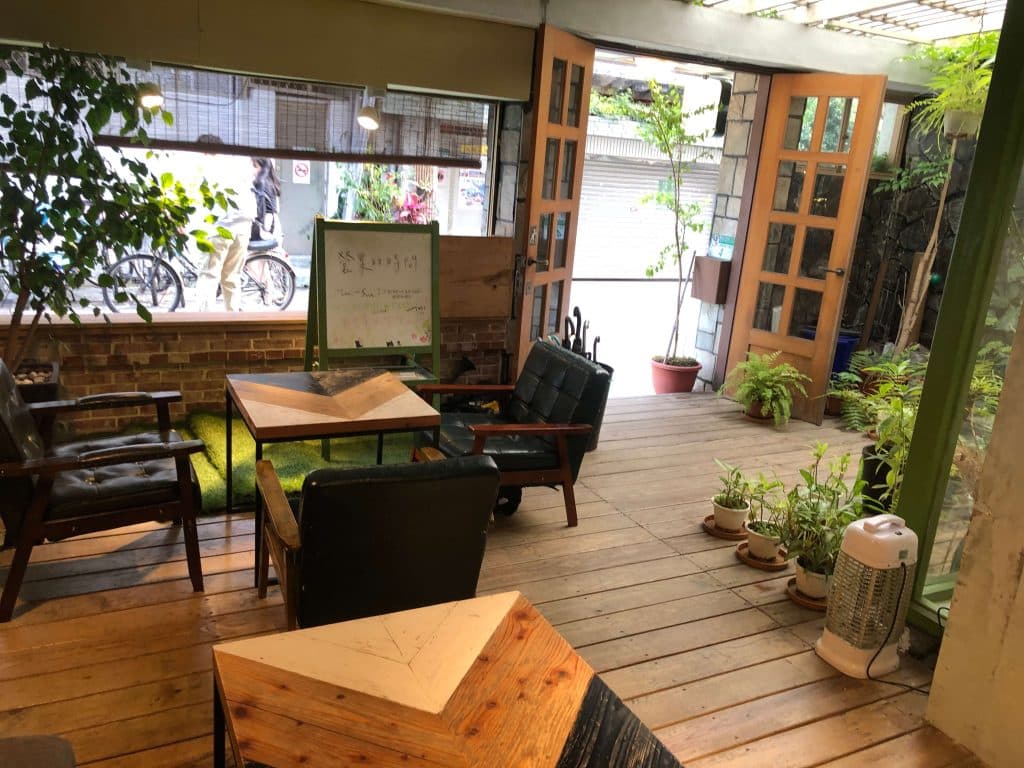 城市草倉 C-tea loft 開箱評價|交通、訂位、菜單一次看,台大附近充滿綠意的超美咖啡廳!公館咖啡廳 叮咚News|分享新奇與樂趣