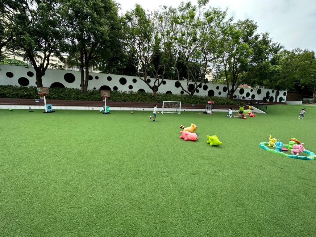 台中沙鹿親子餐廳|想窩11餐旅館|室內戶外遊戲區超好玩,充滿歡樂,菜單、評論、開箱一次看 叮咚News|分享新奇與樂趣