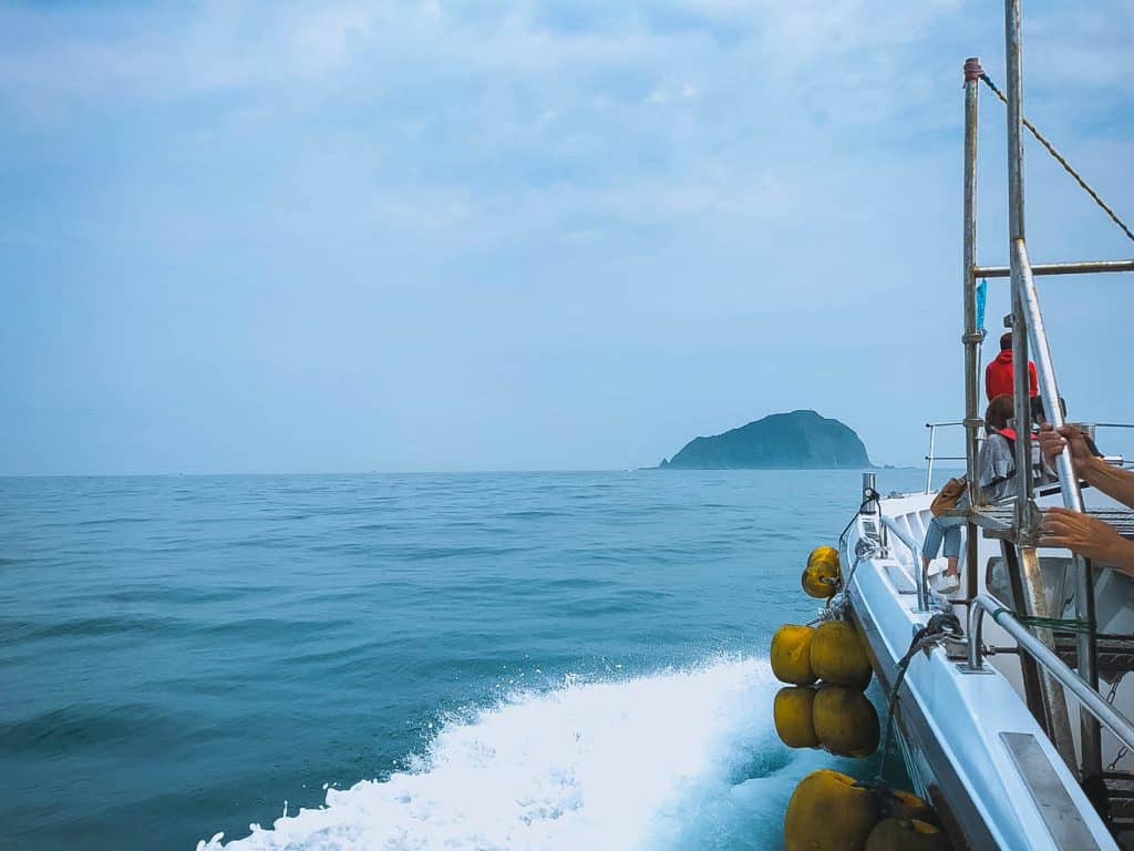 【基隆景點】基隆嶼登島|2025 開放日期、行程預約、費用多少 叮咚News|分享新奇與樂趣