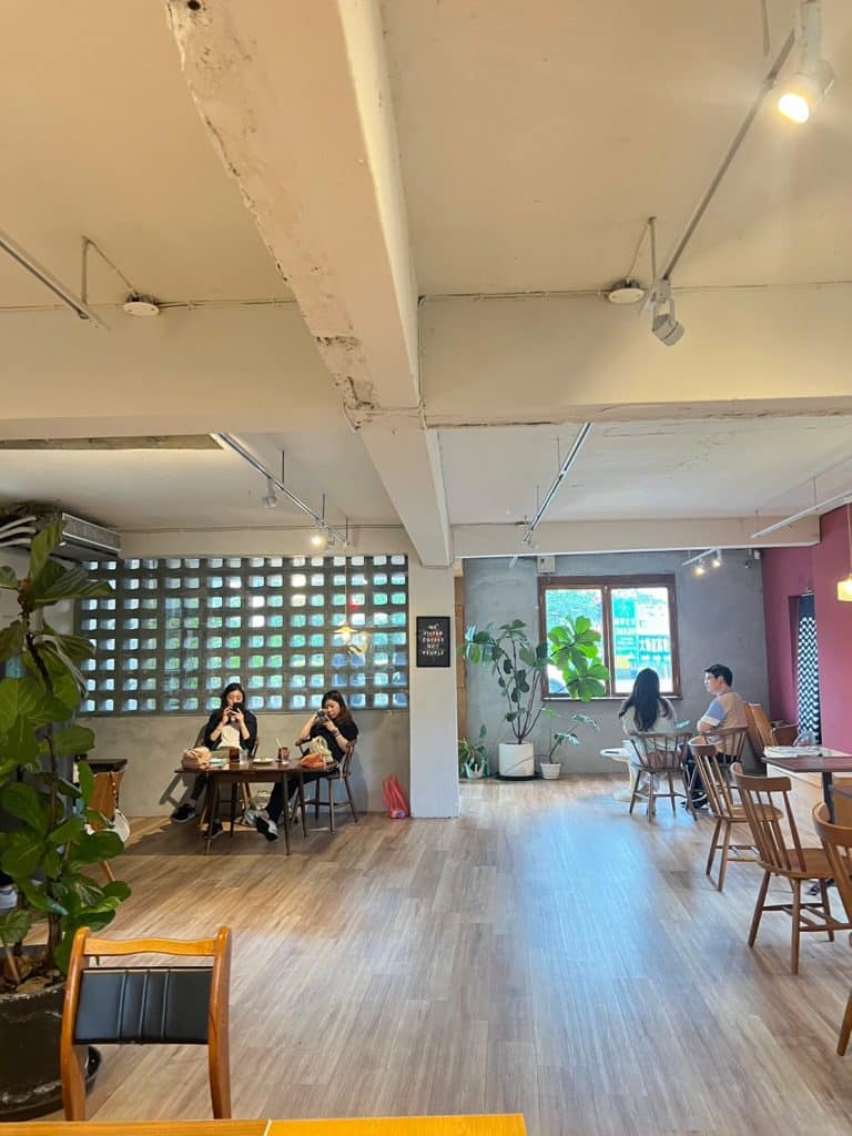 綠河咖啡 開箱評價|日式風味京都咖啡廳,老宅改建品嚐美好生活 新店咖啡廳 叮咚News|分享新奇與樂趣