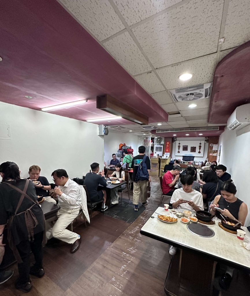 東輝韓食館|最新菜單、非業配評論,CP值超高!行天宮旁的平價韓式料理店!台北韓式料理 東輝韓食館 用餐環境