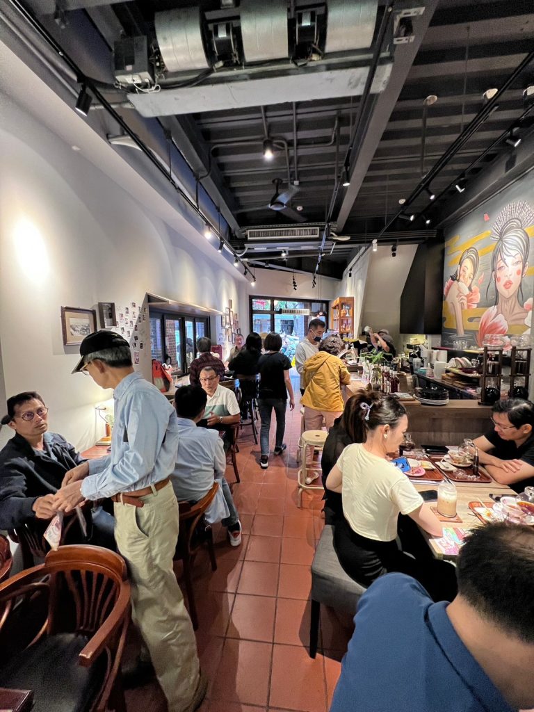 小樽手作珈琲 開箱|日式傳統虹吸式咖啡|霞海城隍廟大稻埕迪化街咖啡廳推薦 台北咖啡廳 叮咚News|分享新奇與樂趣