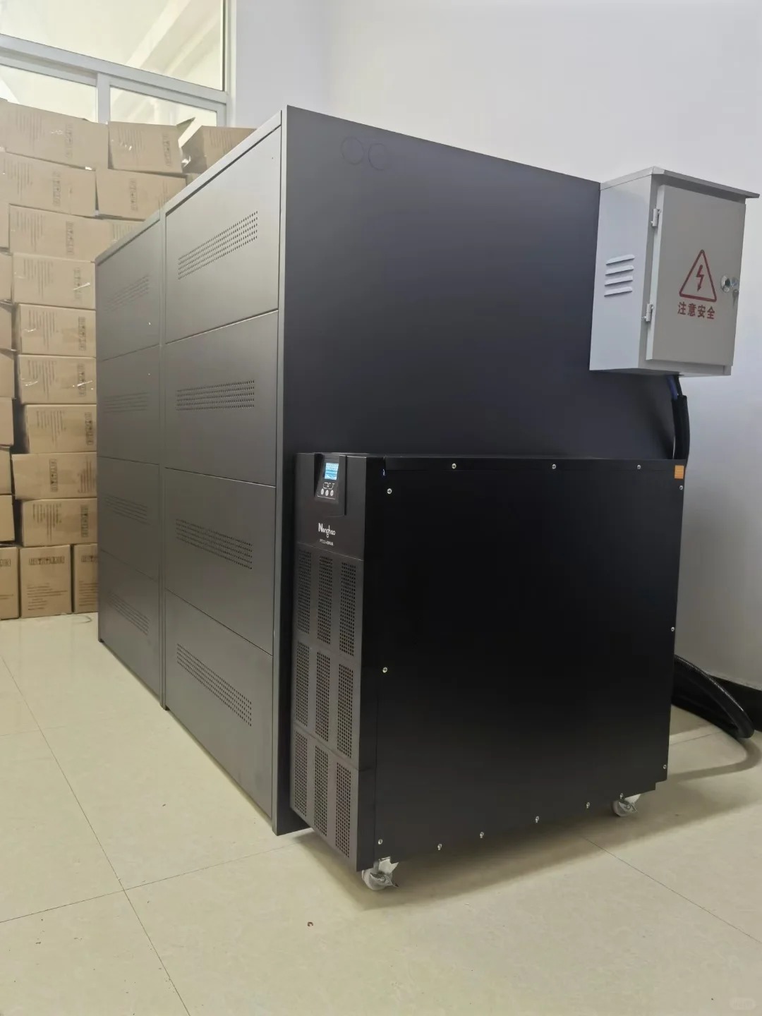UPS不斷電系統推薦|優質廠商與熱銷款,交易機器人、時實備份、AI內容創造、影音輸出、遊戲伺服器、挖礦必備 UPS不斷電系統