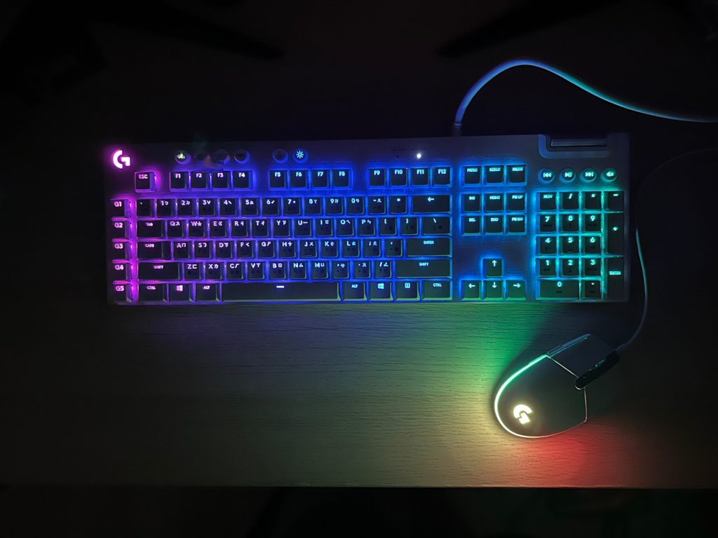 【羅技logitech鍵盤開箱】G813機械式鍵盤評測:美感與極致精準打擊感受 叮咚News|分享新奇與樂趣