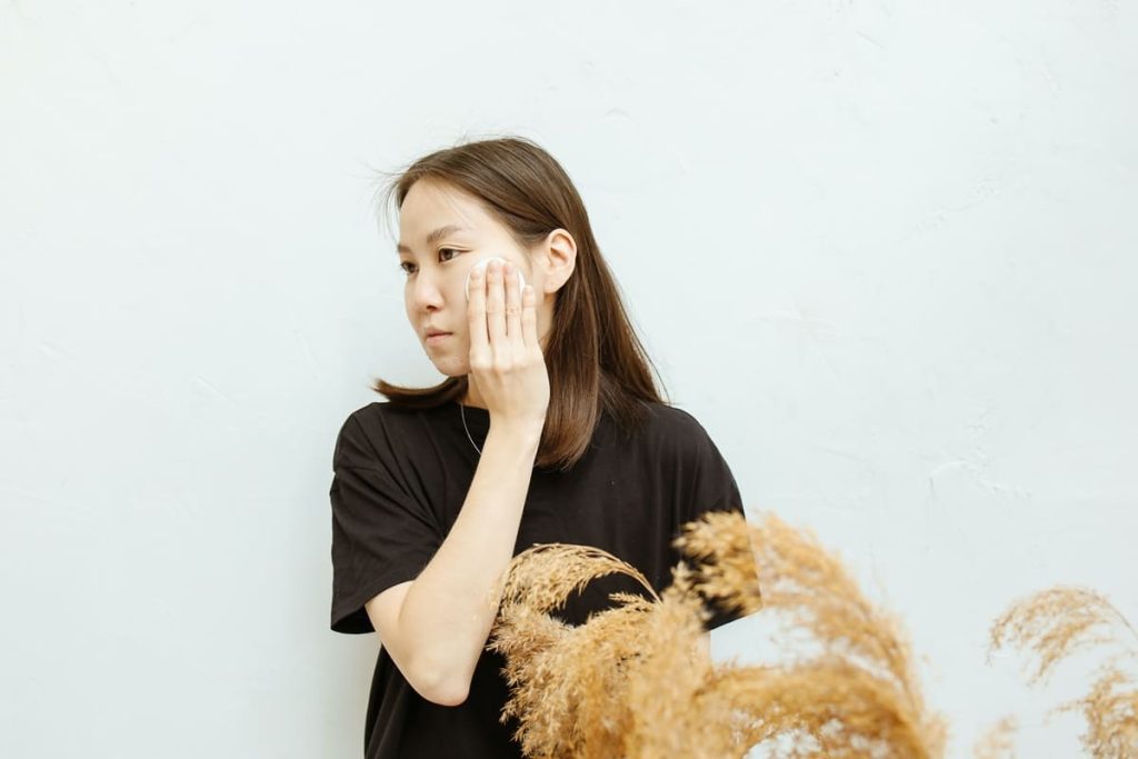便宜又好用的SR深層卸妝水、SR水果酵素淨顏慕斯推薦!素顏美人就從臉部清潔開始! 叮咚News|分享新奇與樂趣