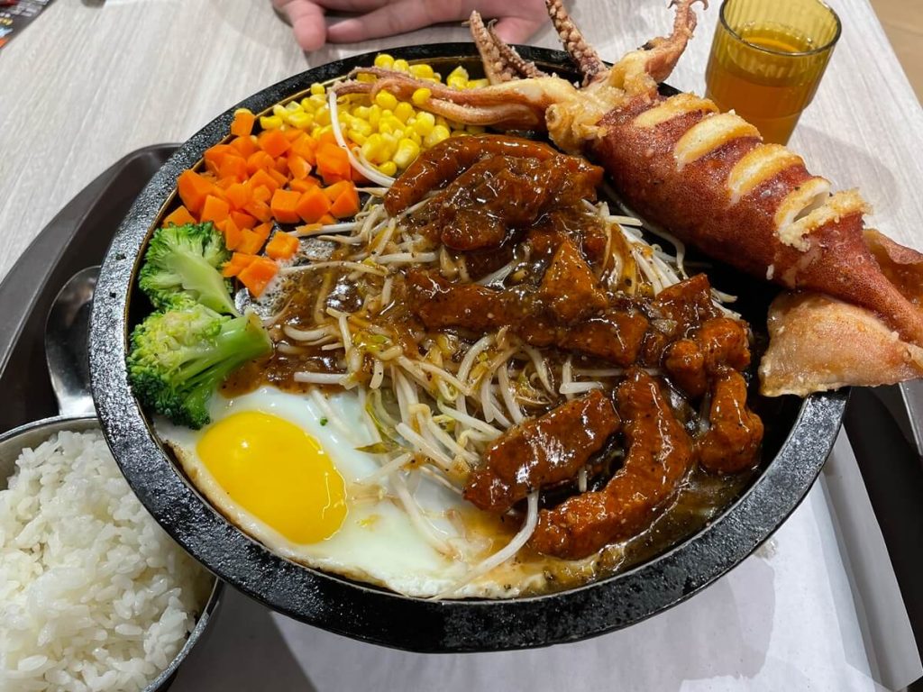【2025新竹巨城美食】精選8大必吃推薦!來到Big City吃什麼?再加碼sogo餐廳推薦 新竹巨城美食中卷+牛柳的組合