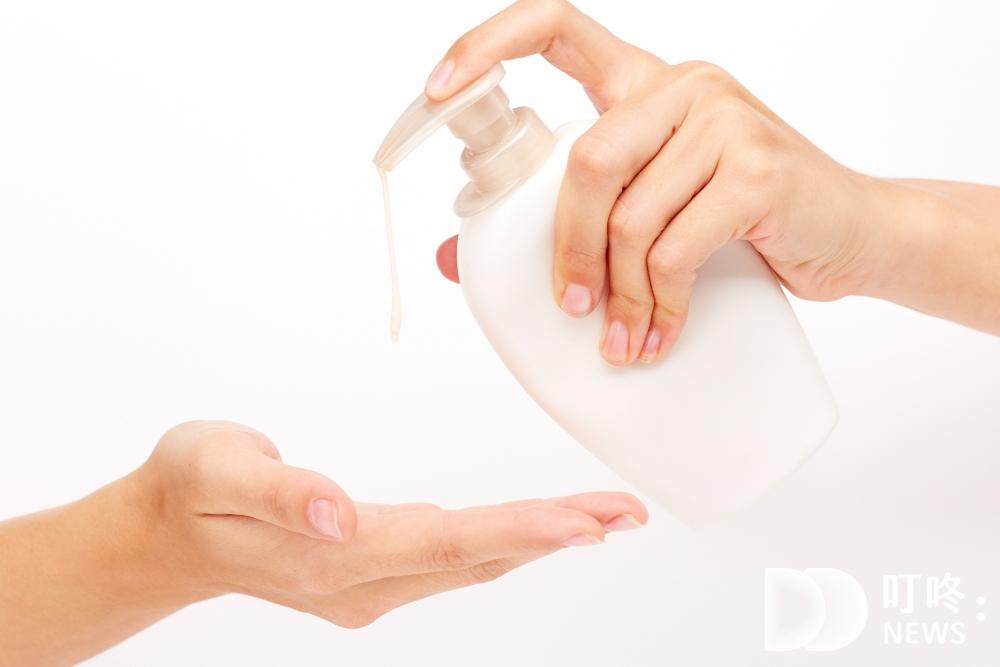 【護手霜推薦】ptt、dcard網友人氣10款護手霜:平價、專櫃、不油膩護手霜超完整選擇指南! 護手霜推薦