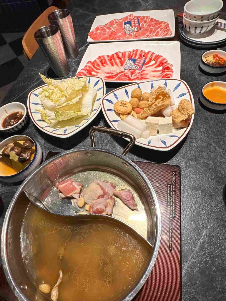 尬鍋台式潮鍋開箱|菜單、訂位,$300 起就能吃到飽的高 CP 值火鍋!台北火鍋 尬鍋