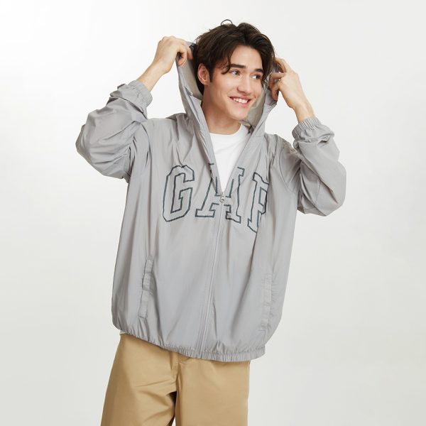【Gap】男女同款 Logo輕便防曬連帽休閒外套 輕透氣系列：圖片 7