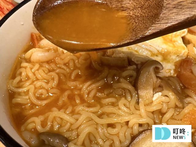 【不倒翁泡麵系列】開箱測評(附實拍圖)!原味金拉麵、起司、泡菜、韓式冬粉超完整試吃評價! 不倒翁泡菜拉麵湯頭