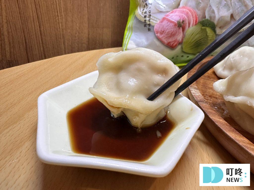 東門興記水餃開箱|林青霞愛店究竟吃起來如何?水餃口味、煮法、評價全攻略!冷凍水餃推薦 東門興記-高麗菜豬肉沾醬油