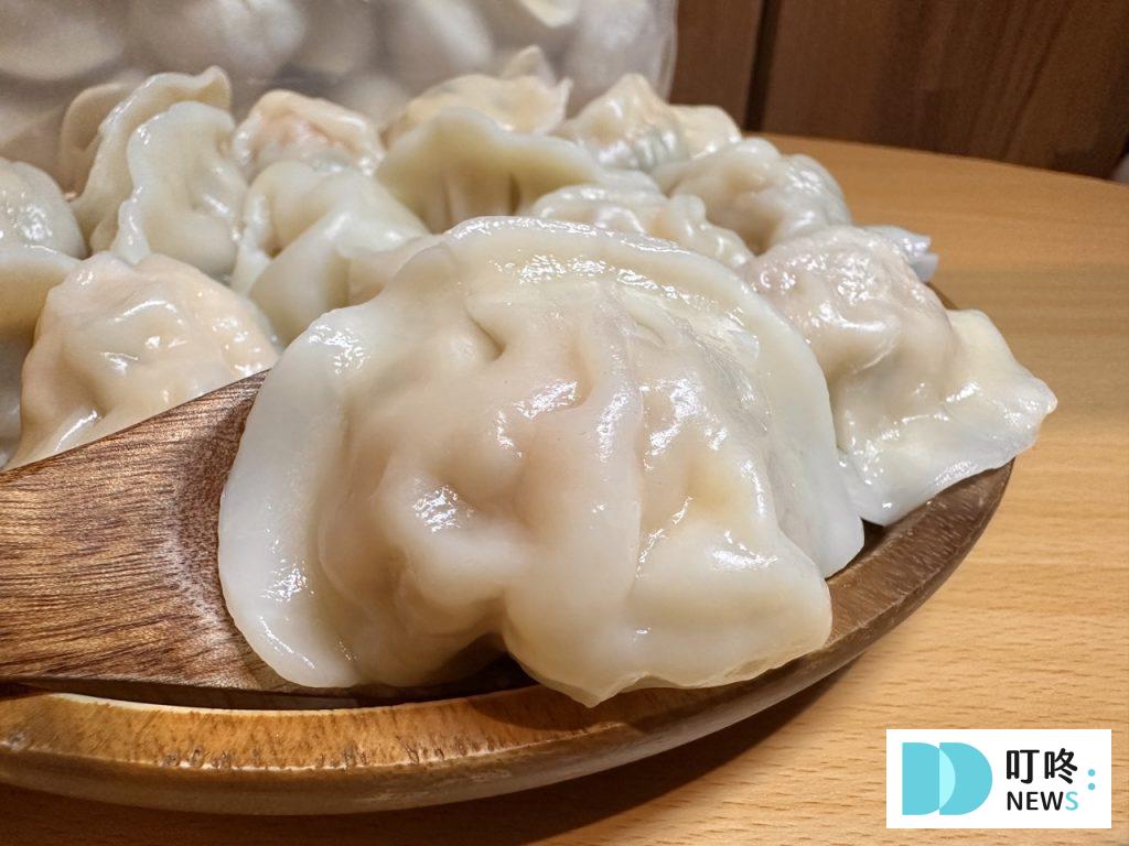 碧蓮水餃開箱|晶瑩剔透的表皮+整支蝦仁內餡!口味、價格、評價全攻略!冷凍水餃推薦 碧蓮水餃-綜合蝦破單拍