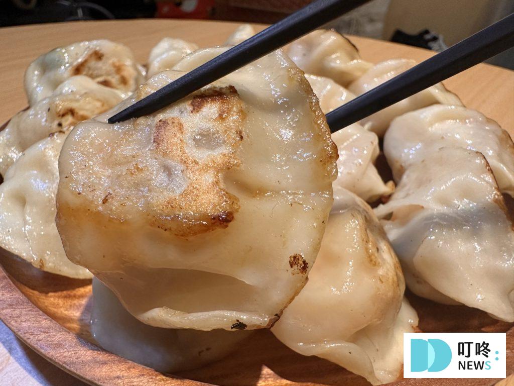 碧蓮水餃開箱|晶瑩剔透的表皮+整支蝦仁內餡!口味、價格、評價全攻略!冷凍水餃推薦 碧蓮水餃-綜合蝦煎餃單拍