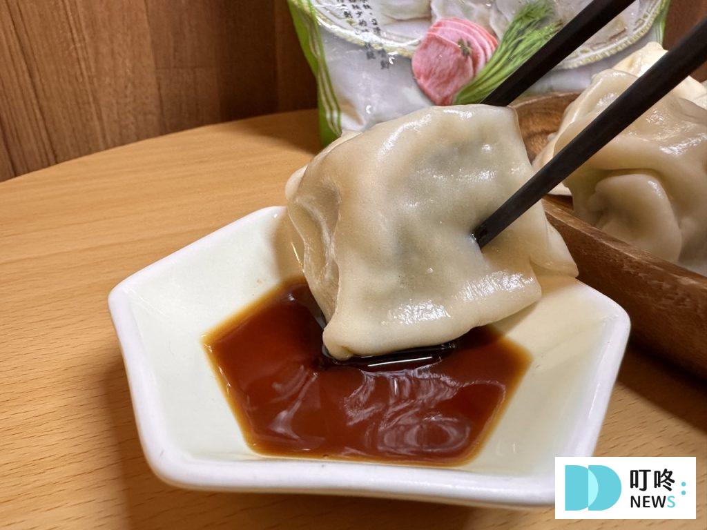 東門興記水餃開箱|林青霞愛店究竟吃起來如何?水餃口味、煮法、評價全攻略!冷凍水餃推薦 東門興記-韭菜豬肉沾醬油