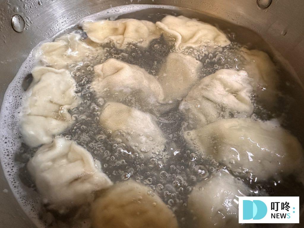 冷凍水餃推薦|真實試吃排行,如何挑選冷凍水餃全攻略,煮法建議:該煮幾分鐘?微波、煎餃、氣炸鍋、電鍋等各種煮法教學 台糖水餃-煮沸