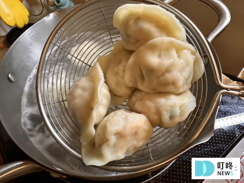 碧蓮水餃開箱|晶瑩剔透的表皮+整支蝦仁內餡!口味、價格、評價全攻略!冷凍水餃推薦 碧蓮水餃-煮熟