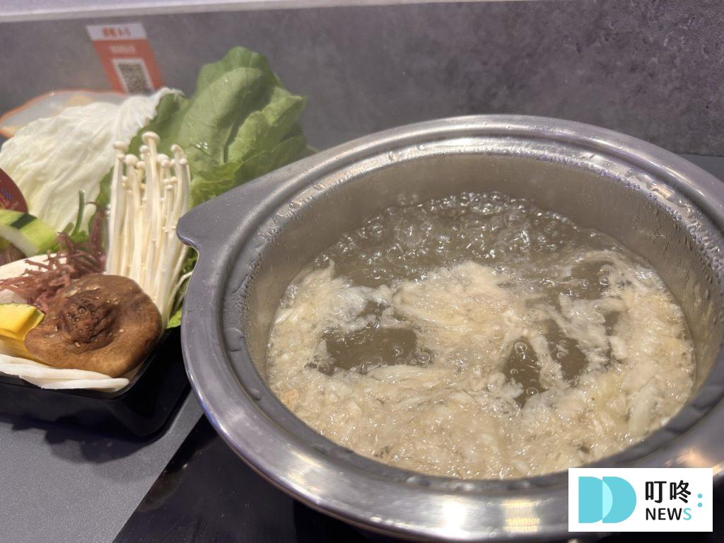 侯黑鍋物|冠軍酸菜+小火鍋!價格、交通、美味度評價懶人包!真實開箱,台北中山區火鍋推薦 侯黑鍋物_酸菜鍋2