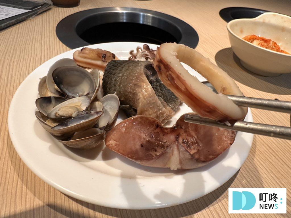 犇鱻涮涮鍋|扇貝、龍珠、虱目魚吃到飽!$500 有找,台北高 CP 值火鍋店真實開箱! 台北中山區火鍋推薦 犇鱻涮涮鍋_花枝2