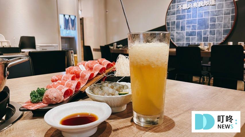 深紅汕頭鍋物|開箱無肉不歡純肉套餐,一人也能免費升級超級海陸饗宴。屠龍秘境專屬海鮮一把抓,優惠拿不完!#台中北屯火鍋 叮咚News|分享新奇與樂趣
