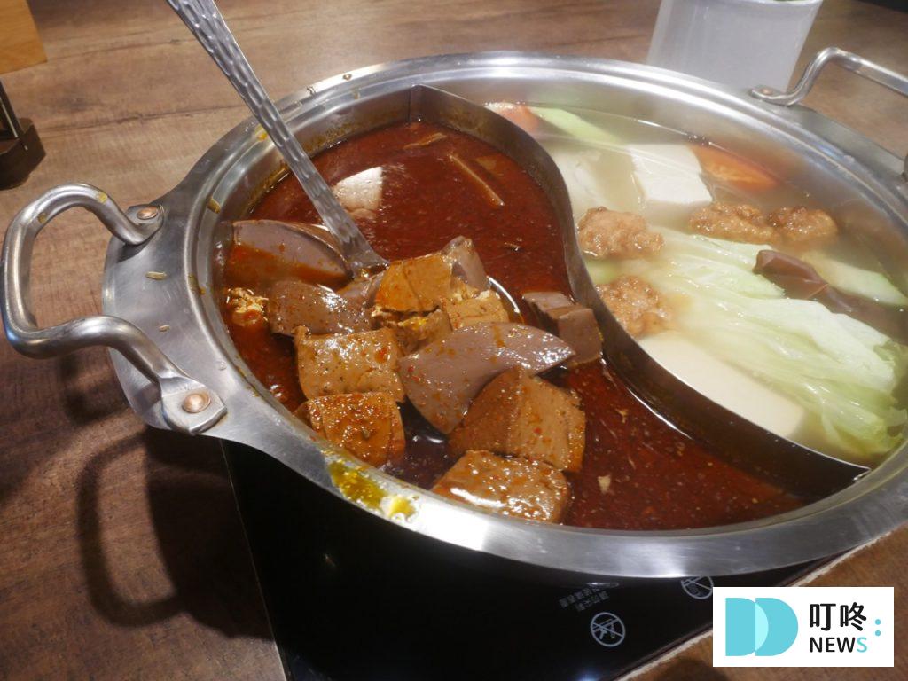 八條老宅|中山區火鍋開箱:辣、香兼備的重慶麻辣鍋底!必點溫體黃牛胸肉! 八條老宅_鴨血