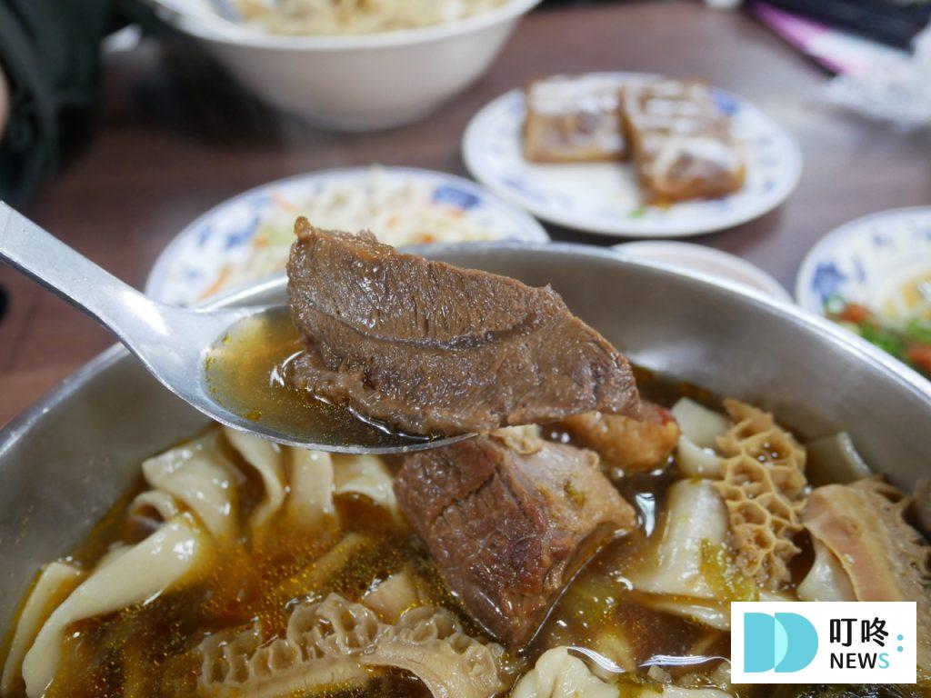 老山東牛肉麵|台北必比登美食:湯頭、牛肉、麵三者近乎完美!西門老字號牛肉麵開箱! 老山東牛肉麵_牛肉