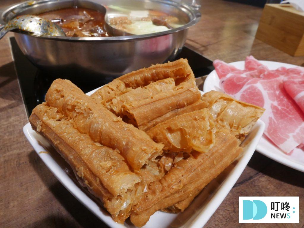 八條老宅|中山區火鍋開箱:辣、香兼備的重慶麻辣鍋底!必點溫體黃牛胸肉! 八條老宅_油條