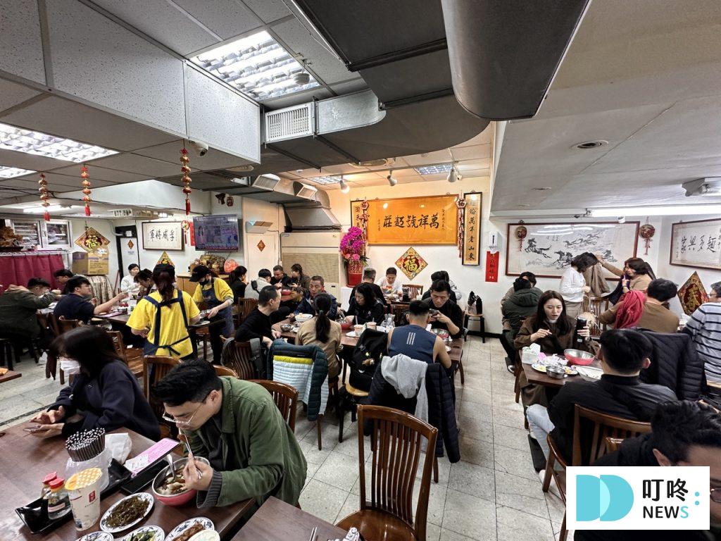 老山東牛肉麵|台北必比登美食:湯頭、牛肉、麵三者近乎完美!西門老字號牛肉麵開箱! 老山東牛肉麵_內裝