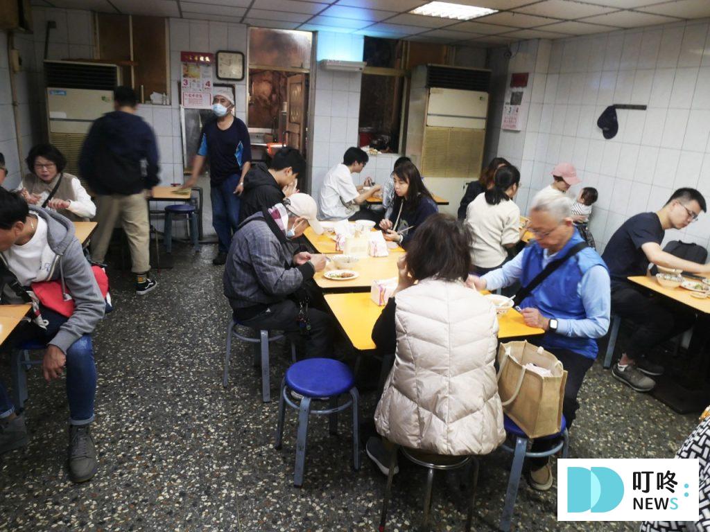 賣麵炎仔|台北必比登美食:銅板美食王者!$20 乾麵、$50 紅燒肉 飄香超過 80年的好味道! 賣麵炎仔_內裝2