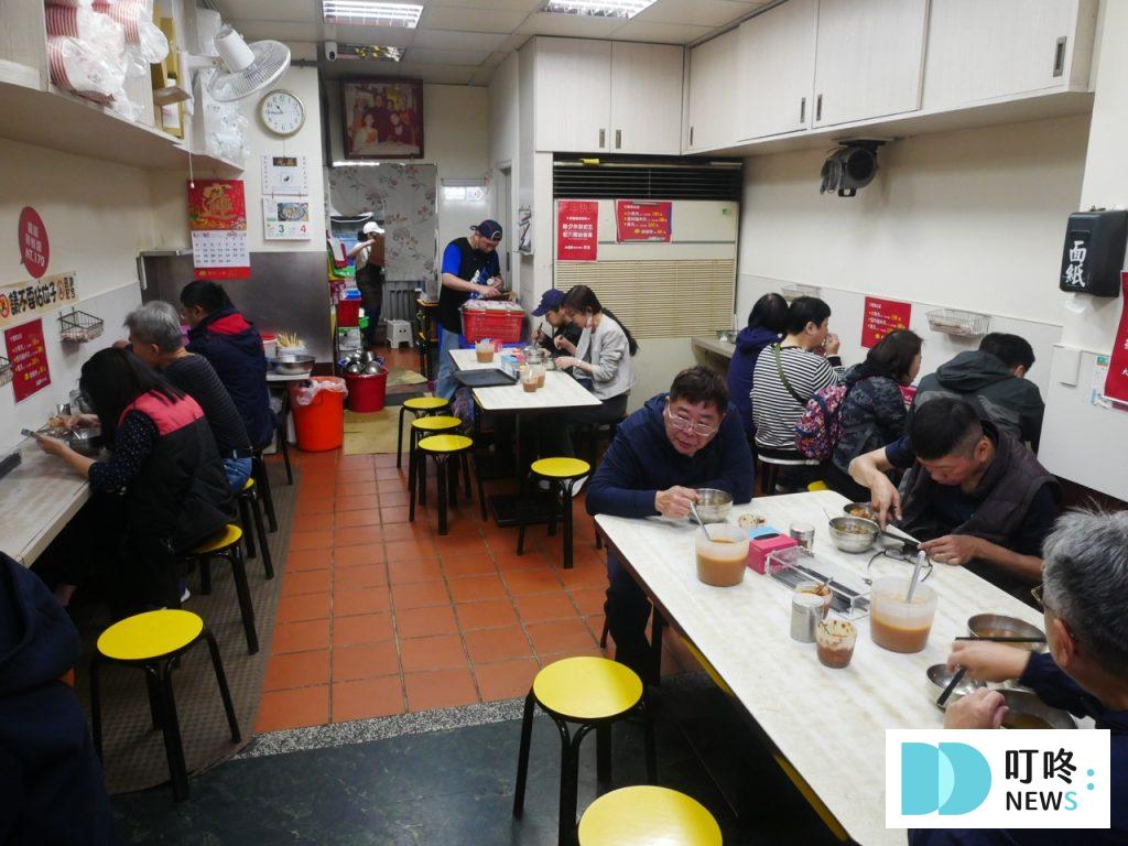 大橋頭老牌筒仔米糕|台北必比登美食:50年老字號米糕,口感粒粒分明、鹹香四溢的好味道! 大橋頭老牌筒仔米糕_內裝