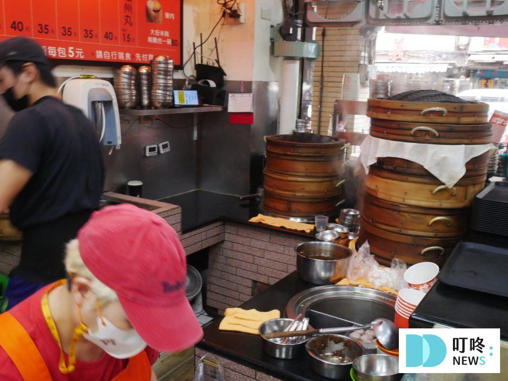 大橋頭老牌筒仔米糕|台北必比登美食:50年老字號米糕,口感粒粒分明、鹹香四溢的好味道! 大橋頭老牌筒仔米糕_內裝3