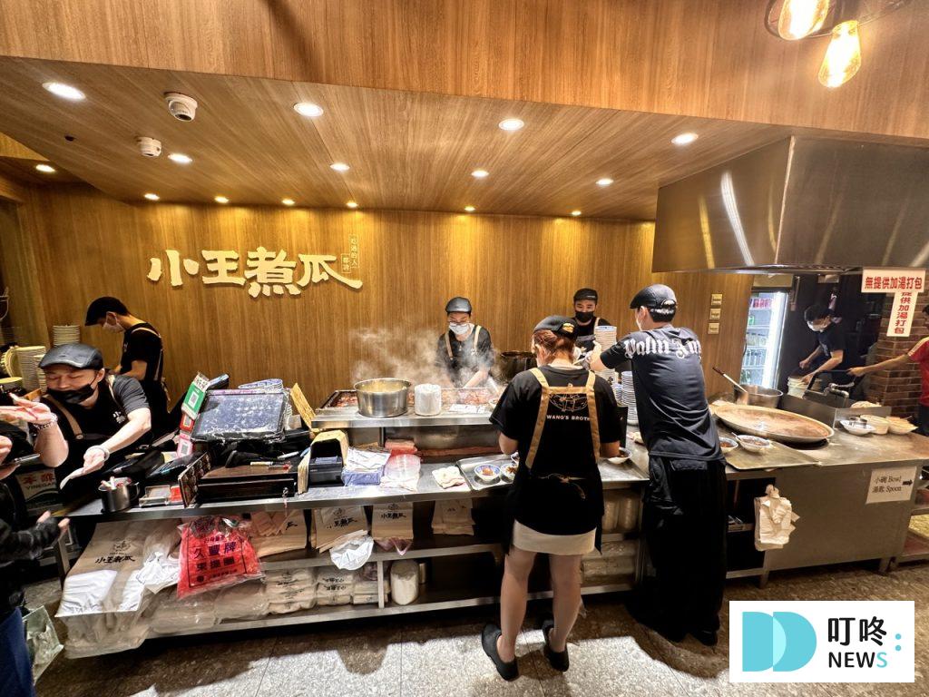 小王煮瓜|台北必比登美食:黑金滷肉飯、清湯瓜仔肉必點!華西街內排隊美食! 小王煮瓜_內裝2