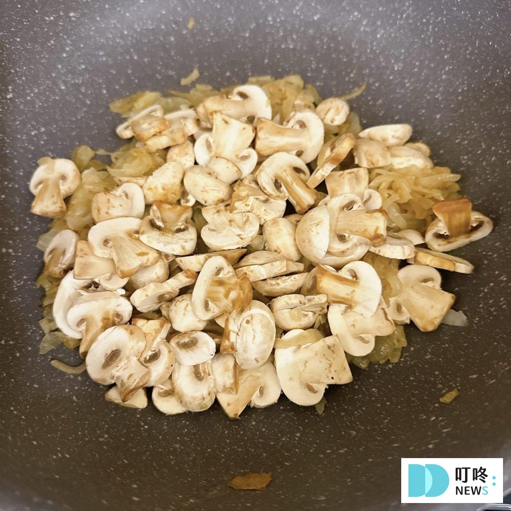 【ZEPPIN 咖哩開箱】 紅酒牛肉超級推薦!連4年獲得國際風味特賞的咖哩塊! ZEPPIN 咖哩_炒蘑菇
