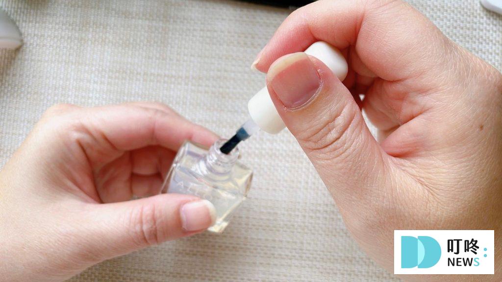 ALLOYA指甲油居家光療美甲開箱|可剝式光療美甲暈染教學,自已做出美甲沙龍般的透亮效果! 叮咚News|分享新奇與樂趣