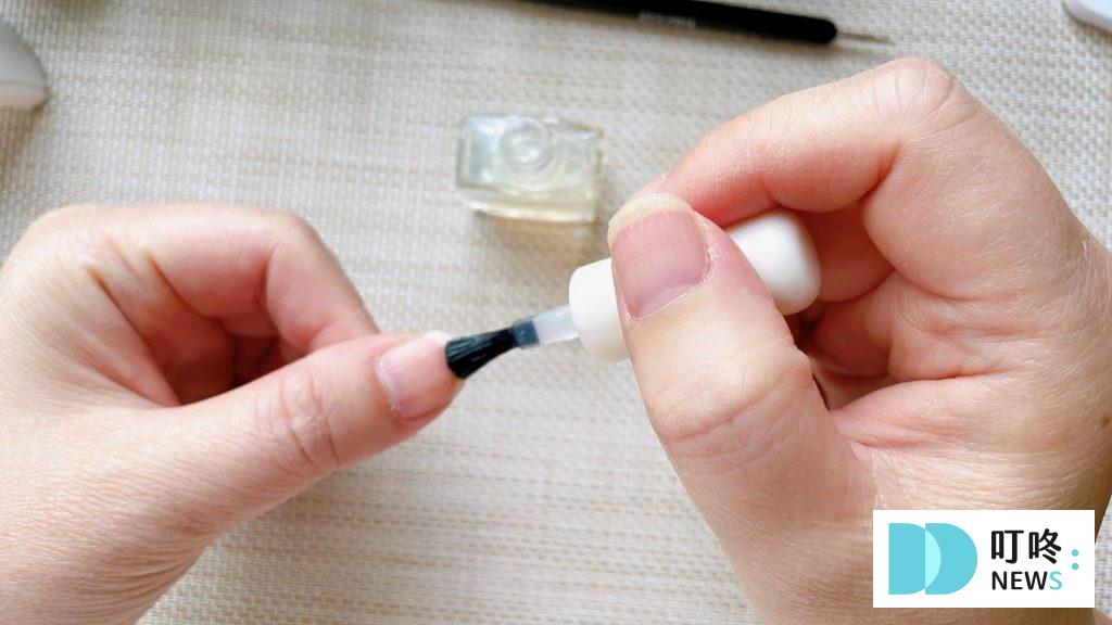 ALLOYA指甲油居家光療美甲開箱|可剝式光療美甲暈染教學,自已做出美甲沙龍般的透亮效果! 叮咚News|分享新奇與樂趣